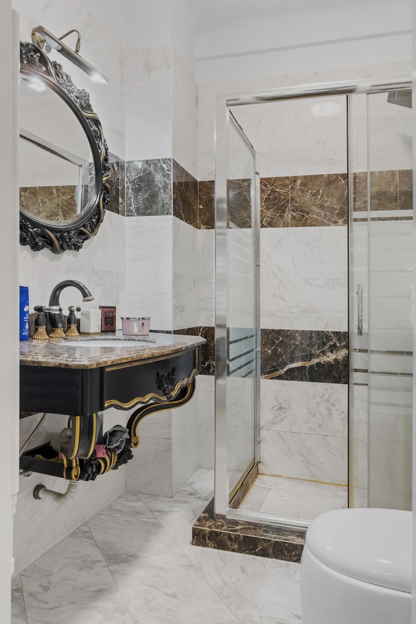 Sweet Luxury Three Rooms Apartment City Center Universitate Bukarest Exterior foto