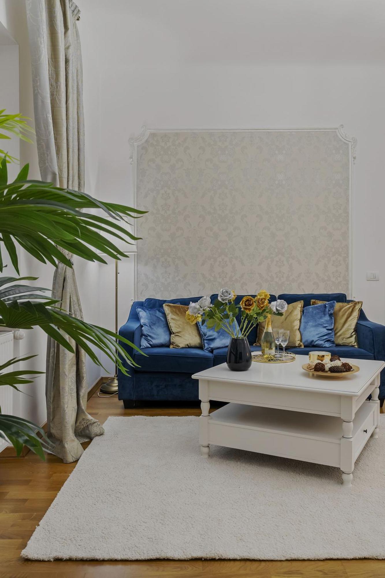 Sweet Luxury Three Rooms Apartment City Center Universitate Bukarest Exterior foto