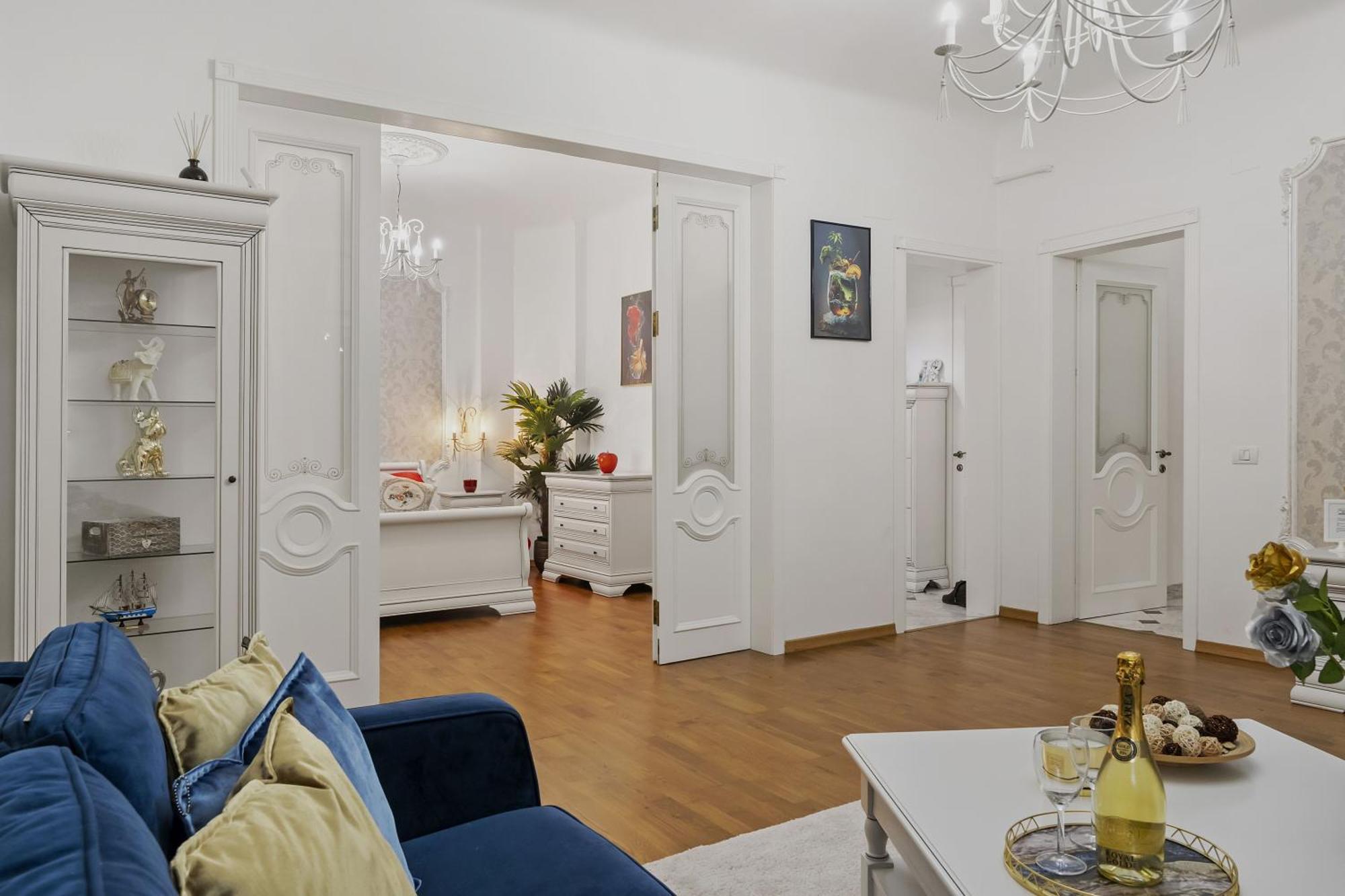 Sweet Luxury Three Rooms Apartment City Center Universitate Bukarest Exterior foto