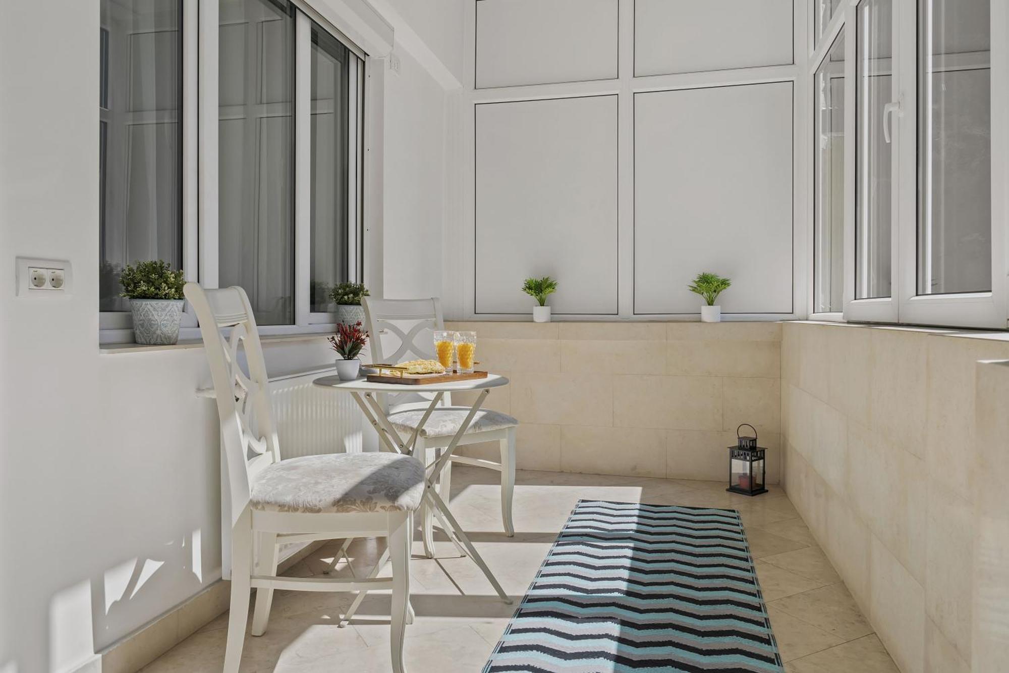 Sweet Luxury Three Rooms Apartment City Center Universitate Bukarest Exterior foto