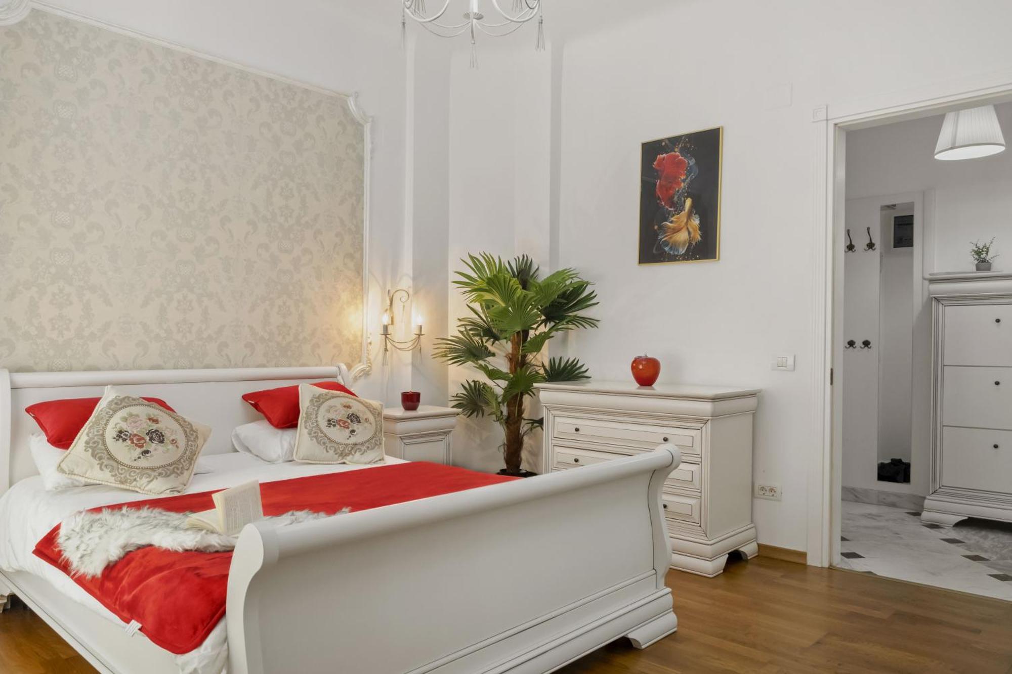 Sweet Luxury Three Rooms Apartment City Center Universitate Bukarest Exterior foto